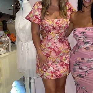 Worn once tropical tie back puff sleeve mini dress